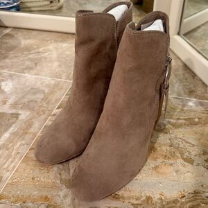 Dolce Vita bootied tan